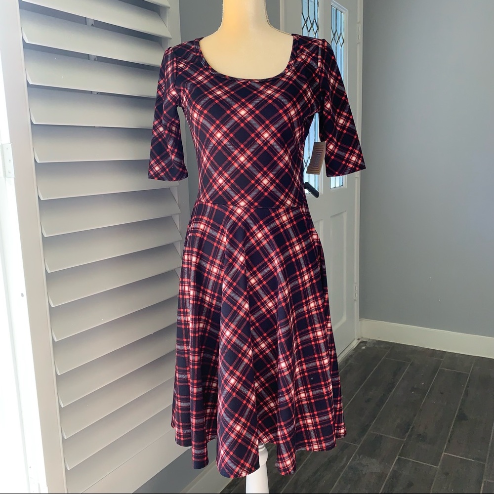 LULAROE NICOLE PLAID  FIT & FLARE DRESS SIZE M
